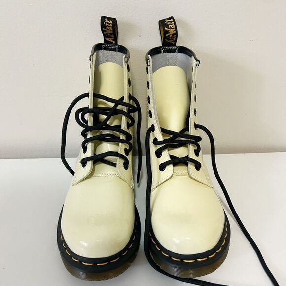 NWOT Doc Marten 1460 WOMEN'S PATENT LEATHER LACE UP BOOTS 6 - Picture 3 of 8